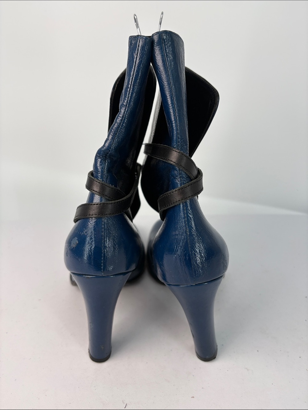 ✂️ Marc Jacobs blue shiny Leather High-Heel Ankle Boots with Black Strap - Picture 4 of 12